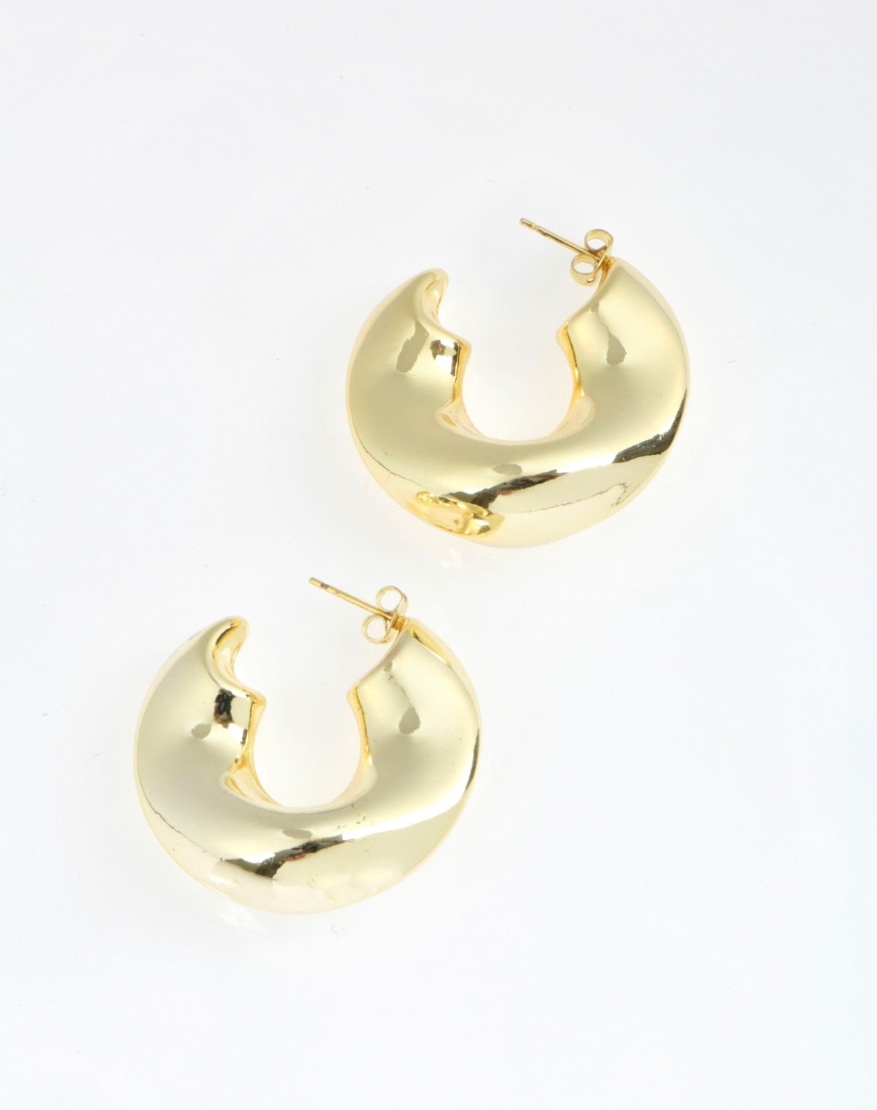 Thick gold half-moon