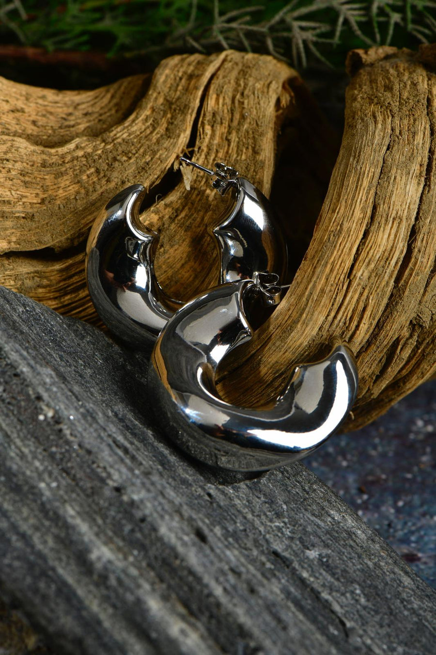 Thick silver half-moon