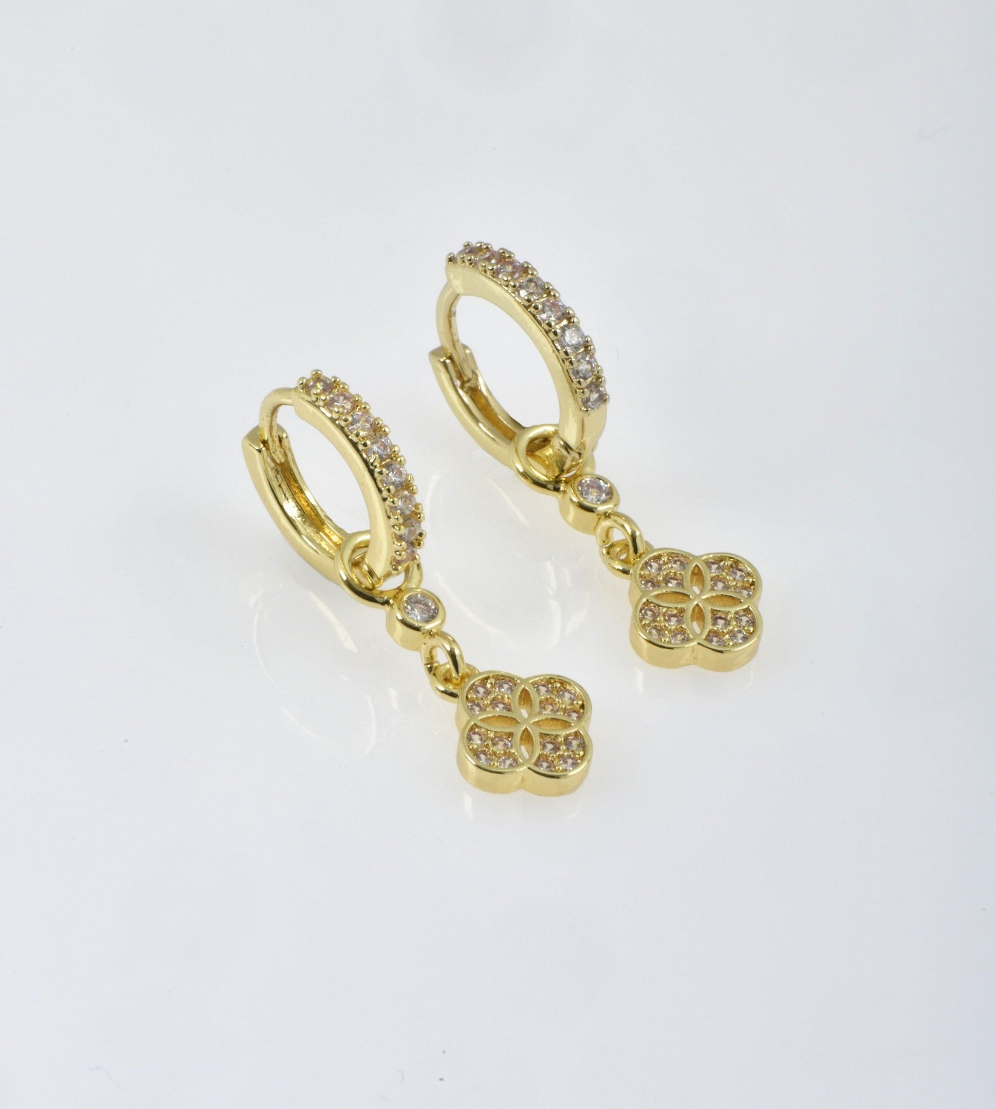 Shiny dangling flower