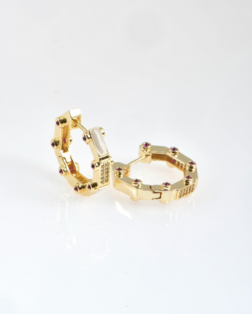 Gold chain-link jewel