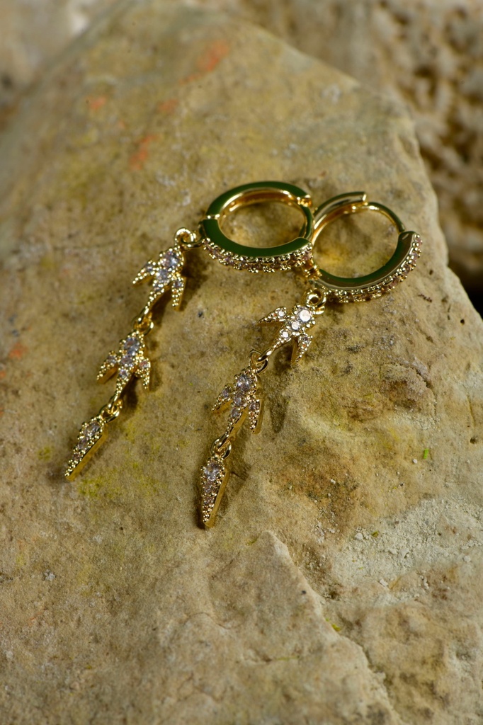 Dangling lightning bolt hoops