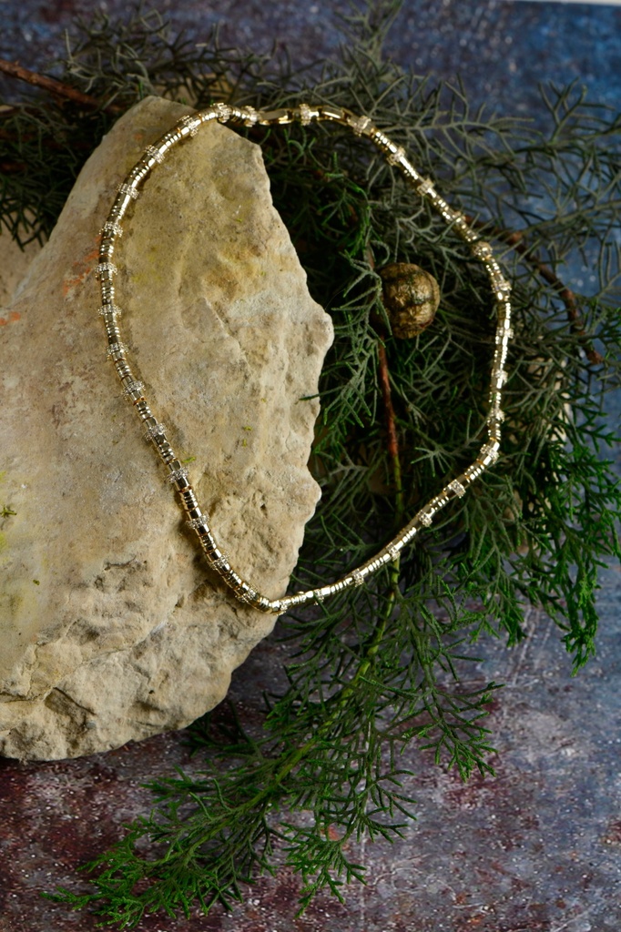 Gold Necklace with Sparkling Inlay 